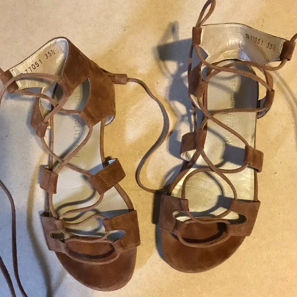 STUART WEITZMAN GLADIATOR STYLE TAN SUEDE SANDALS (35.5) - Image 13