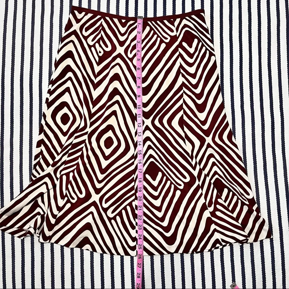 Diane Von Furstenberg Burgundy & Ivory Silk Midi Skirt Size 8 - Image 3
