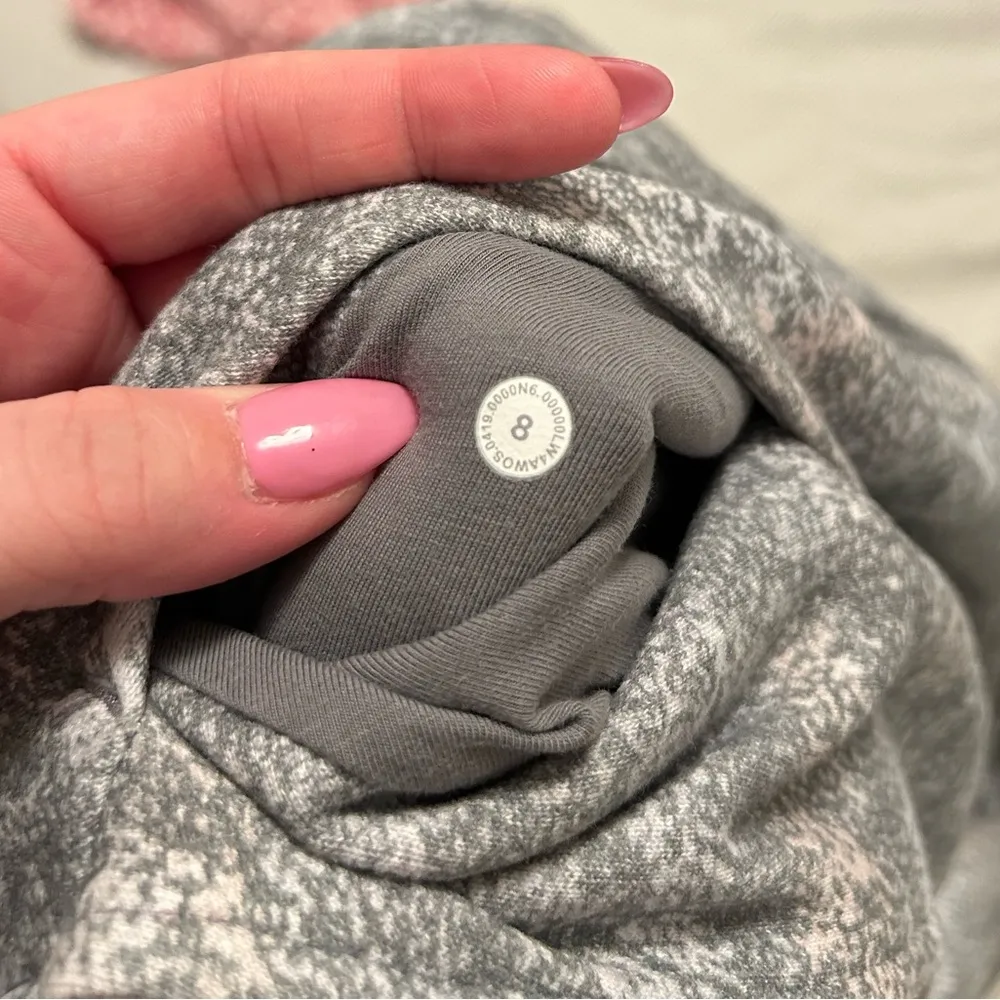 Lululemon Scuba Hoodie in Frozen Vista Alpine White size 8 - Image 4