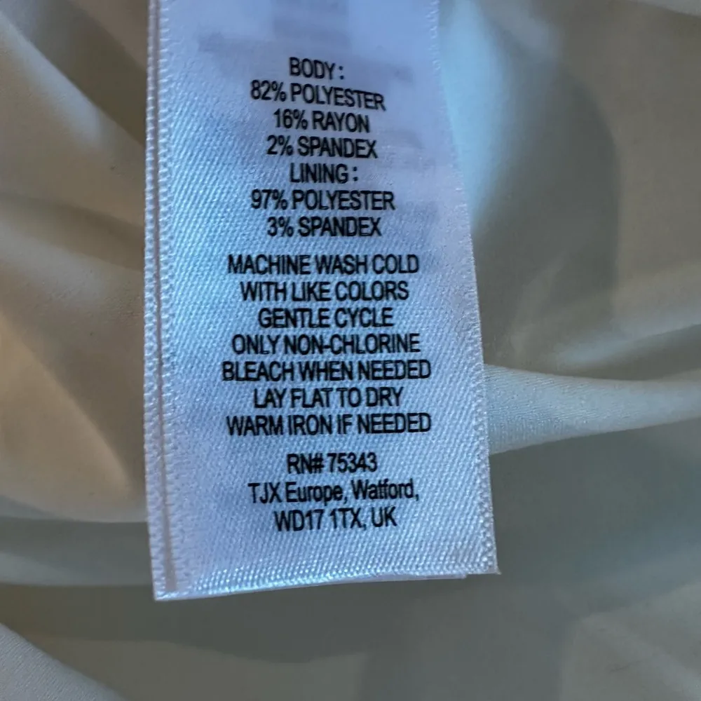 Willi Smith. Large. White Quilted.  Small Square check pattern. Sleeveless Dress - Image 6