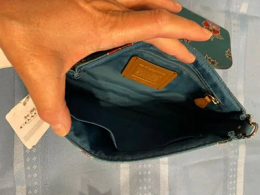 Reversible Crossbody /Shoulder Bag - Image 5