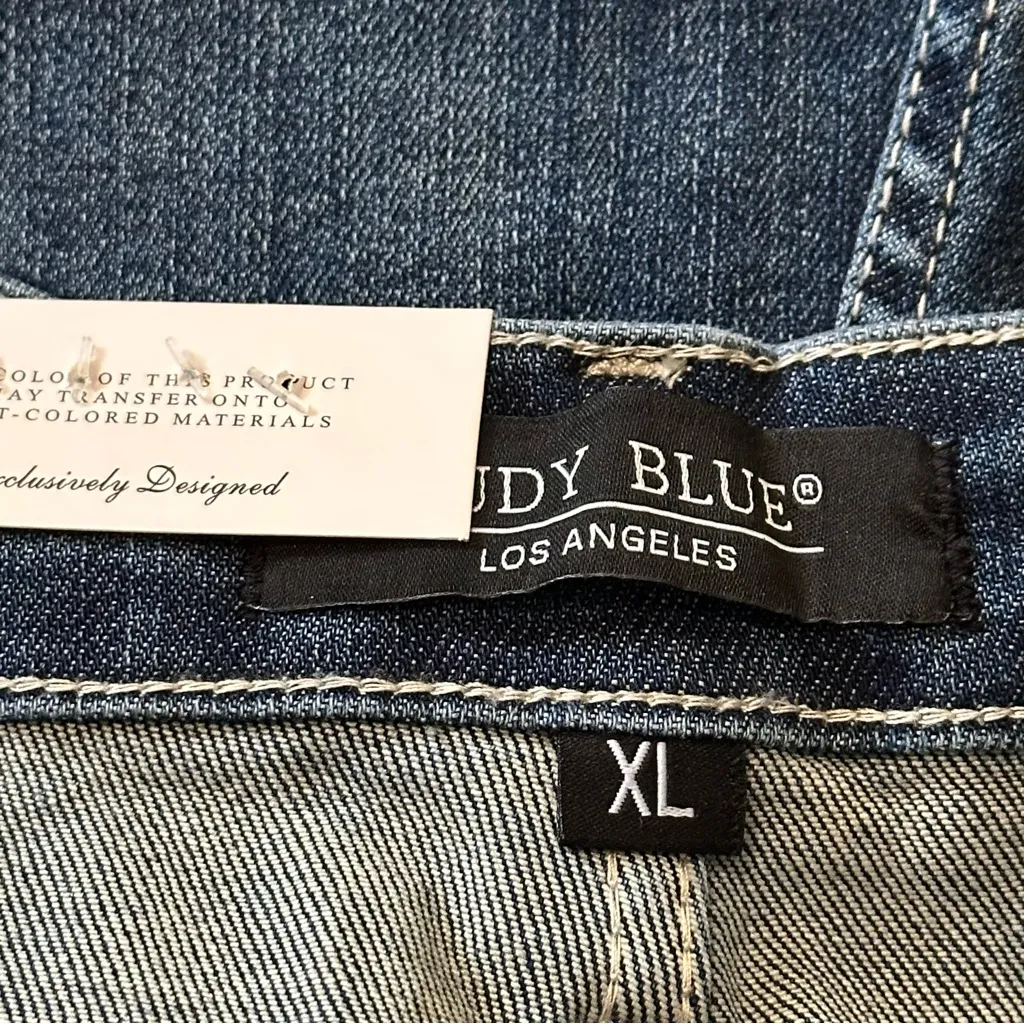 Judy Blue NWT Womens Size XL Blue Wash Criss Cross High Rise Cut Off Jean Shorts - Image 5