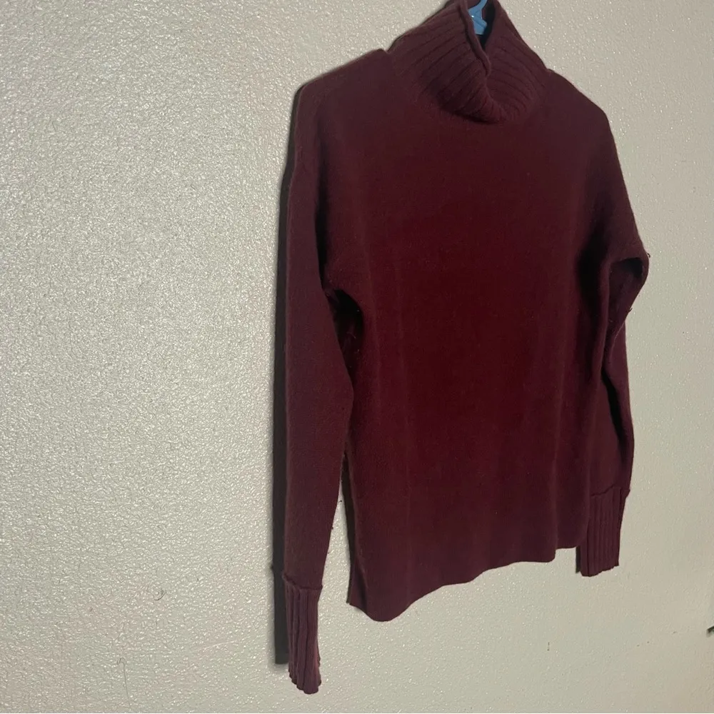 White + Warren Cashmere Rib Trim Stand neck Turtleneck Sweater Size Small A13 Red - Image 4