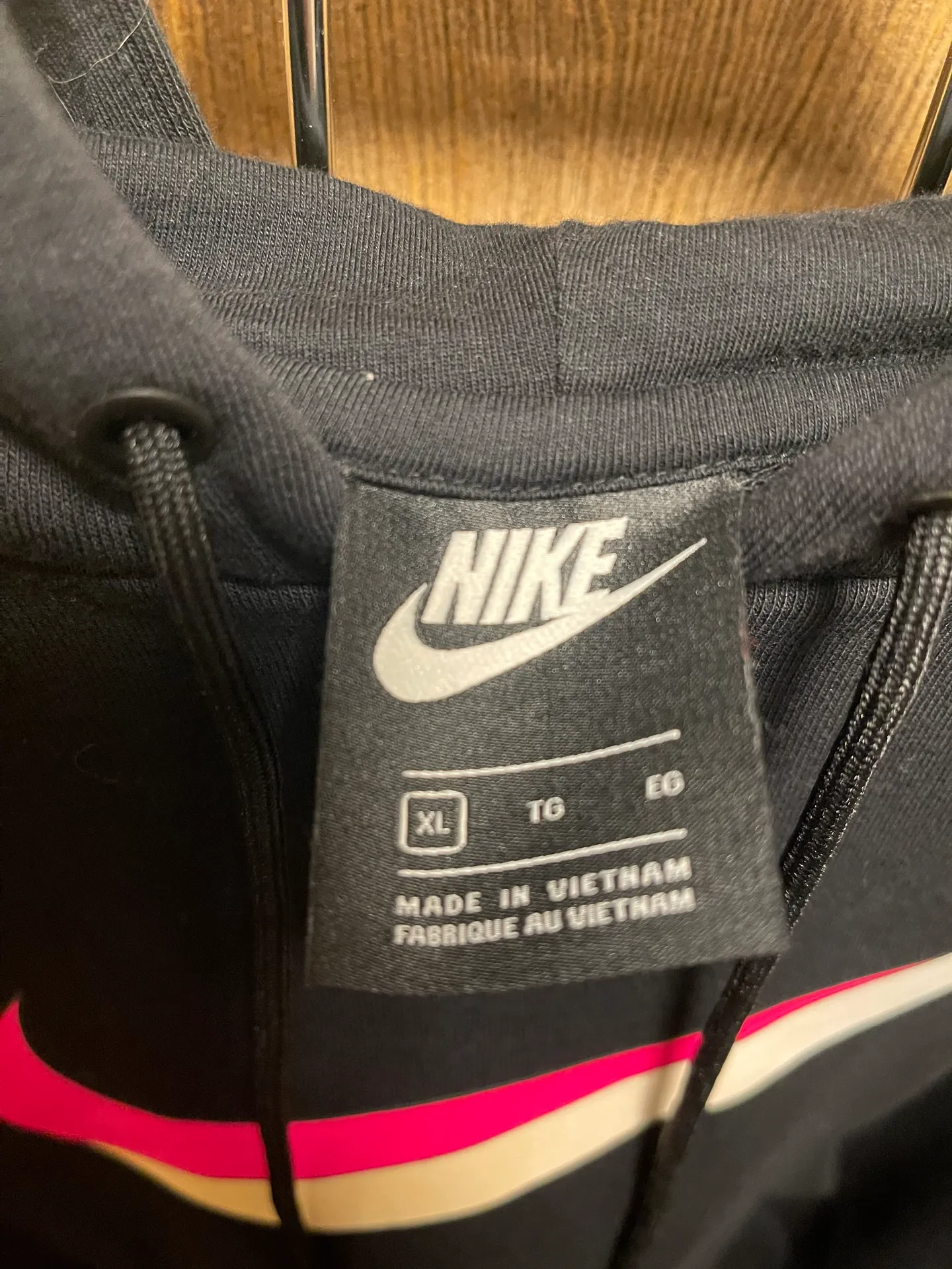 Nike Cropped Hoodie - Image 5