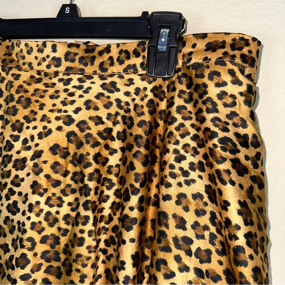 NWT Francesca’s animal, print flare lined mini skirt, women M - Image 2