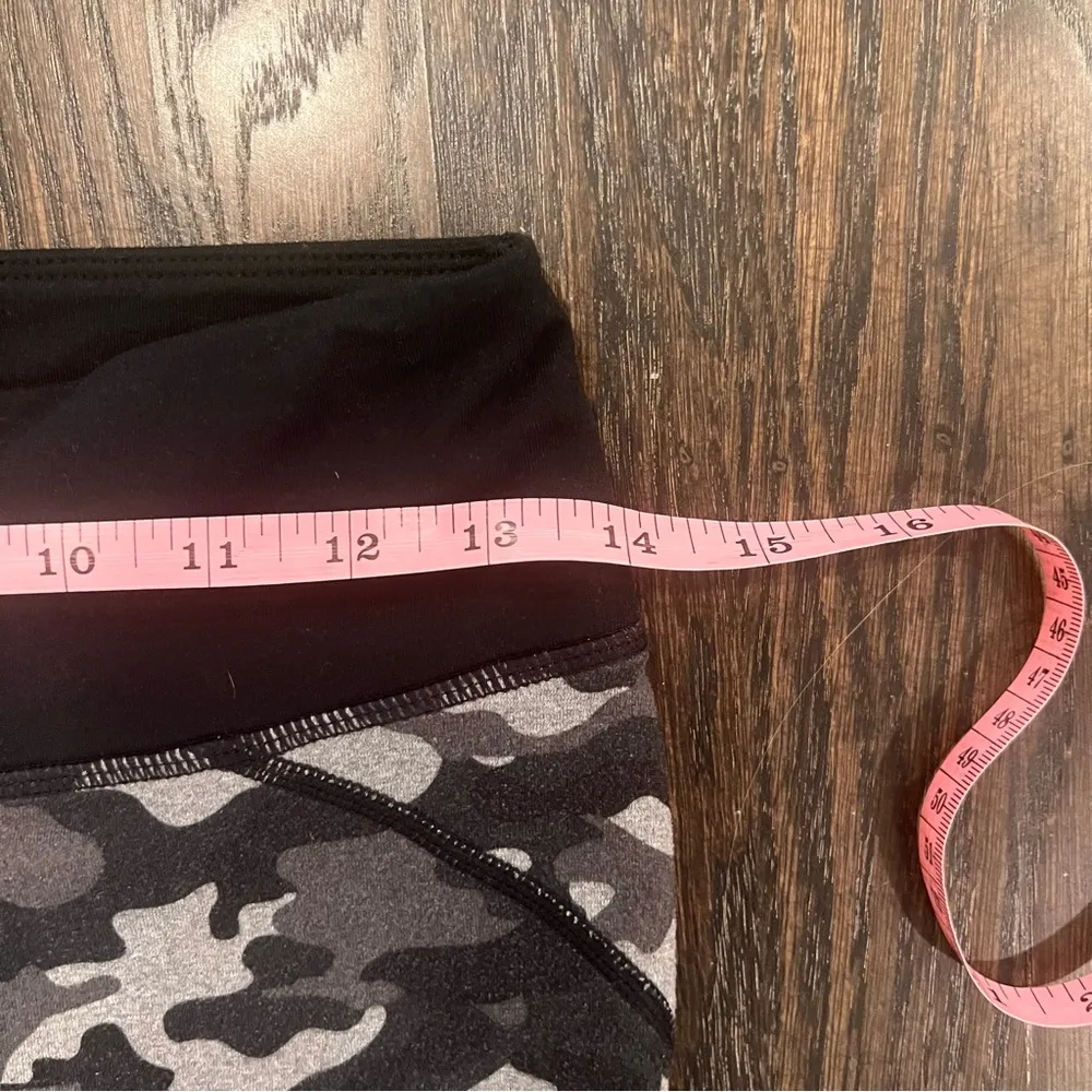 Fabletics Black and Gray Ankle Cropped Pants - Image 3