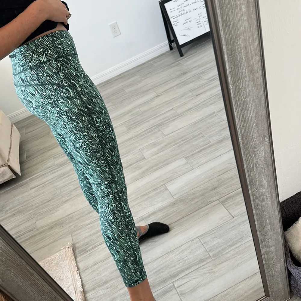 Soft Green Printed Nike Running Leggings Dri-Fit Comfy / Size Small - Image 5