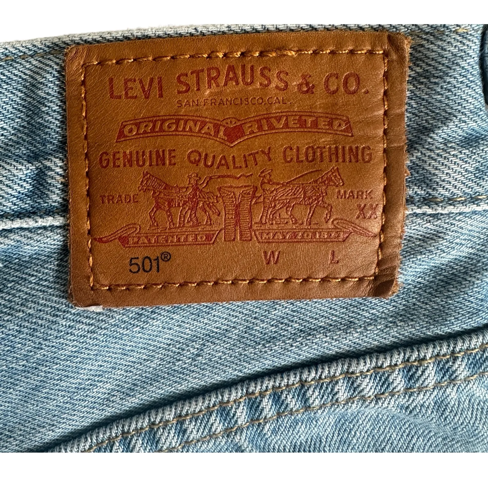 Levi's 501 Shorts Womens 27 Light Wash Denim Frayed Hem Cut Off Retro 90s Tomboy - Image 5