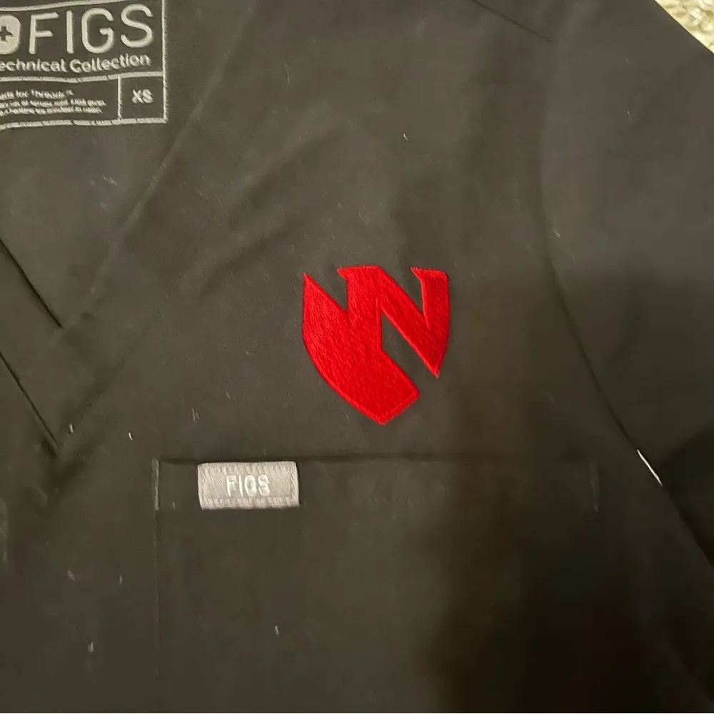 Figs scrub black top size xs - Image 3