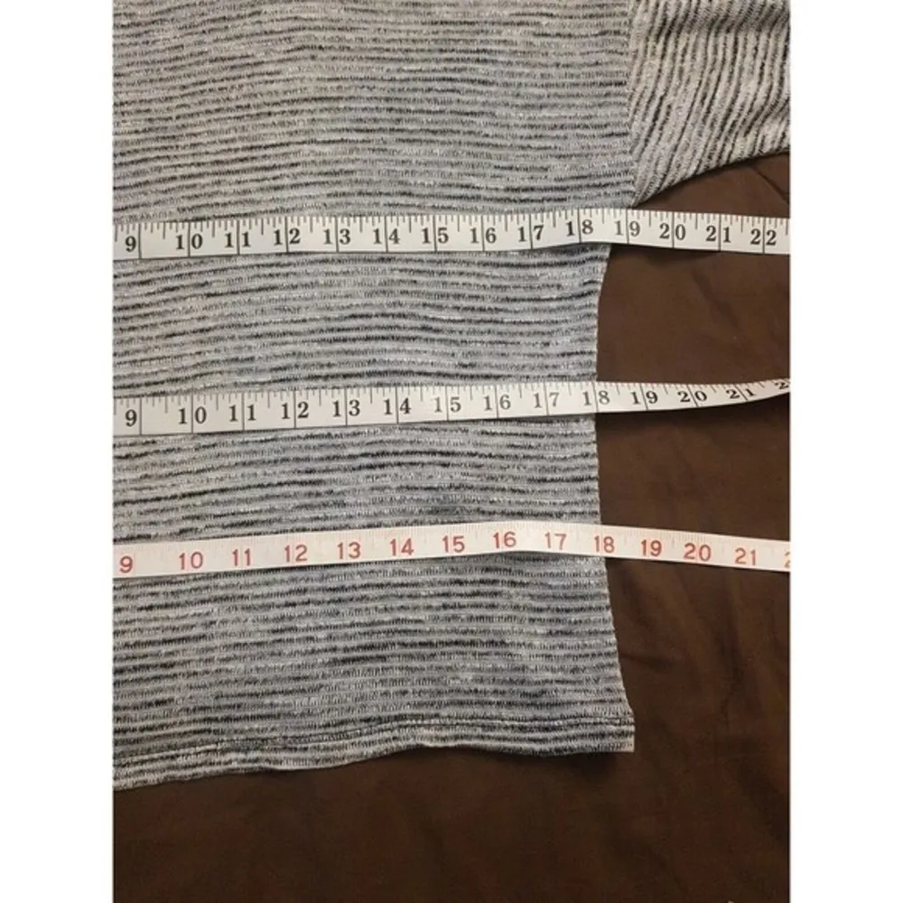 H&M Divided Womens Gray Light Sweater Stretch Sz XS Knit Textured Rolled Sleeve - Image 10