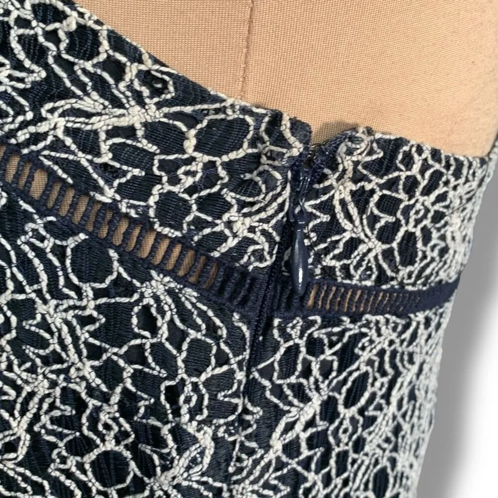 Banana Republic Tank Top Navy Blue Lace Peplum Square Neck Bow Tie Cutout Medium - Image 7