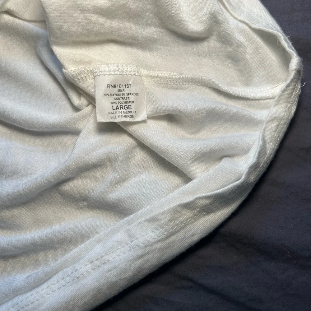 Cha cha vente white with colorful sleeves size large - Image 7