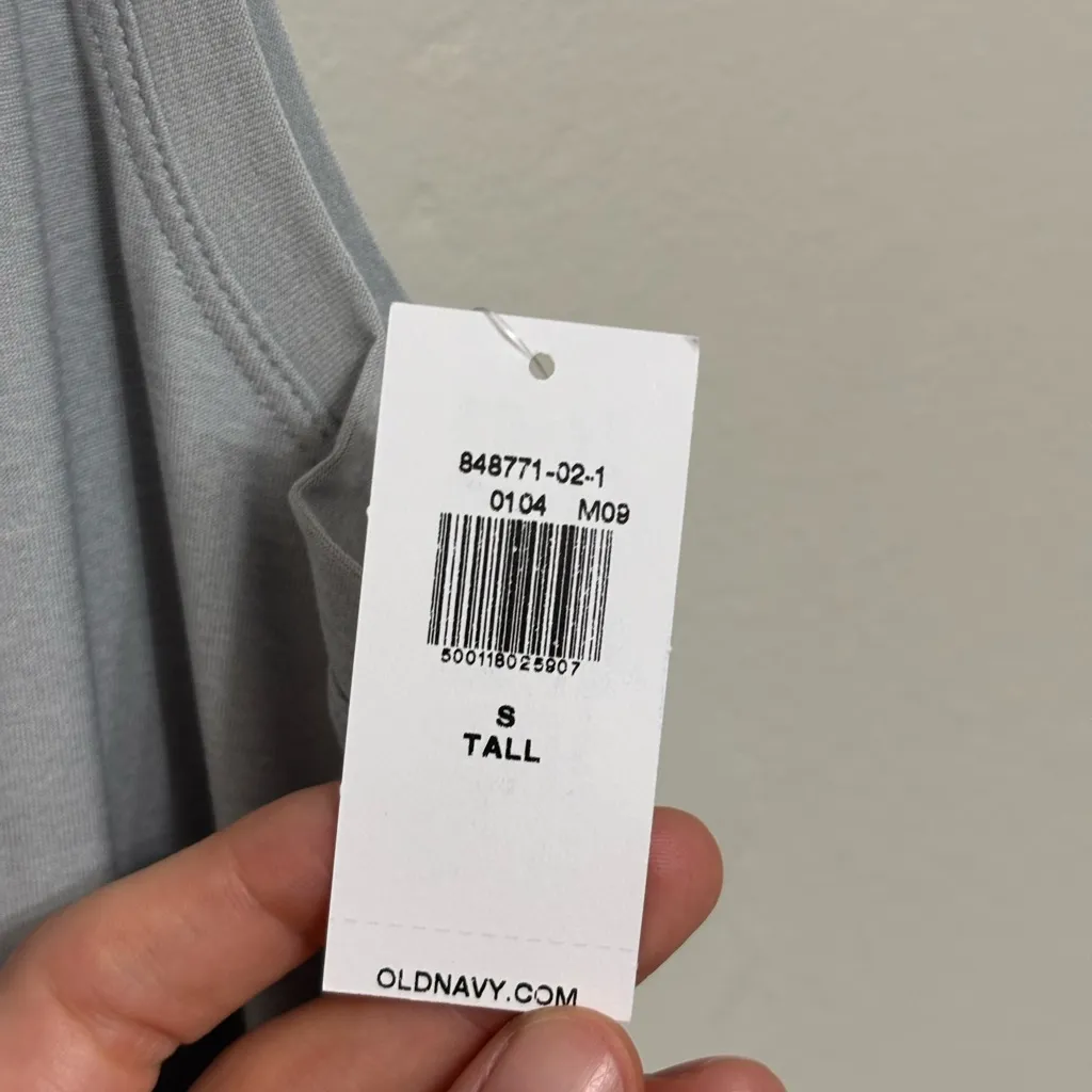 NWT Old Navy CloudMotion Tunic Tank Top in Cloud Cover - Size S Tall - Image 3