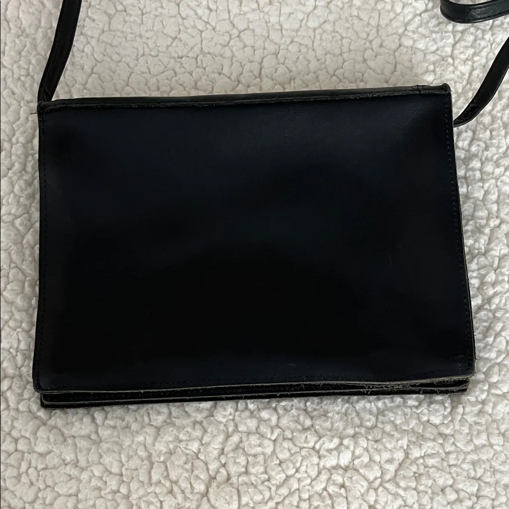 Roberto Vascon Black Embossed Egyptian‎ Design Shoulder Bag - Image 4