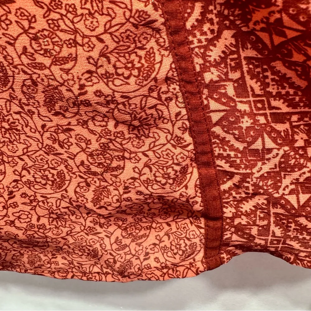 Buckle Brand Coral and Rust Sheer Peasant Blouse with Rhinestones Size Small - Image 10