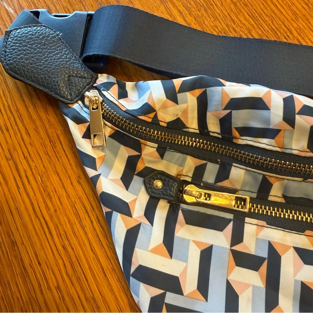 Geometric Print Belt Bag - Image 2