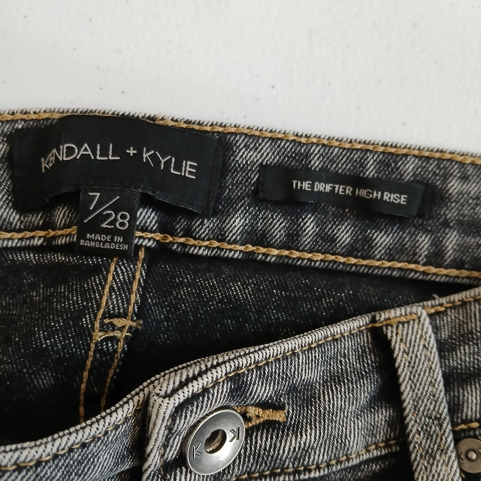 Kendall + Kylie Black Denim Shorts Women 7/28 Distressed Grunge Acid Wash Rocker - Image 8