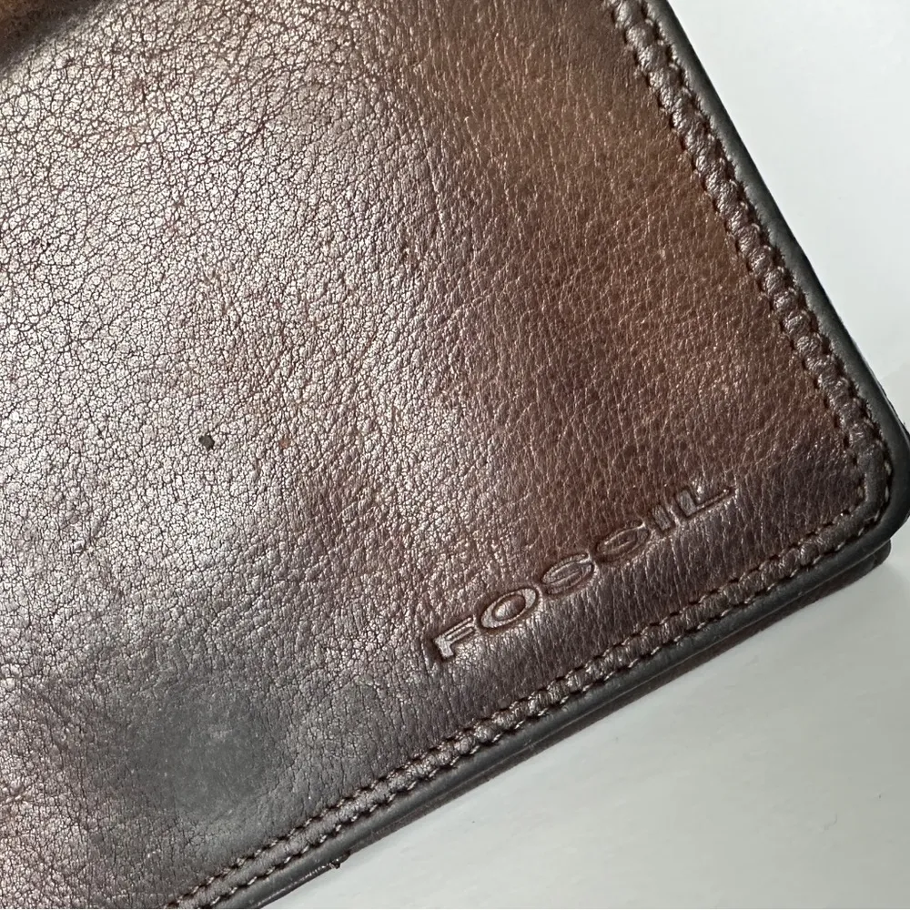 Fossil Brown Genuine Leather Wallet Crossbody Bag Organizer - Image 3