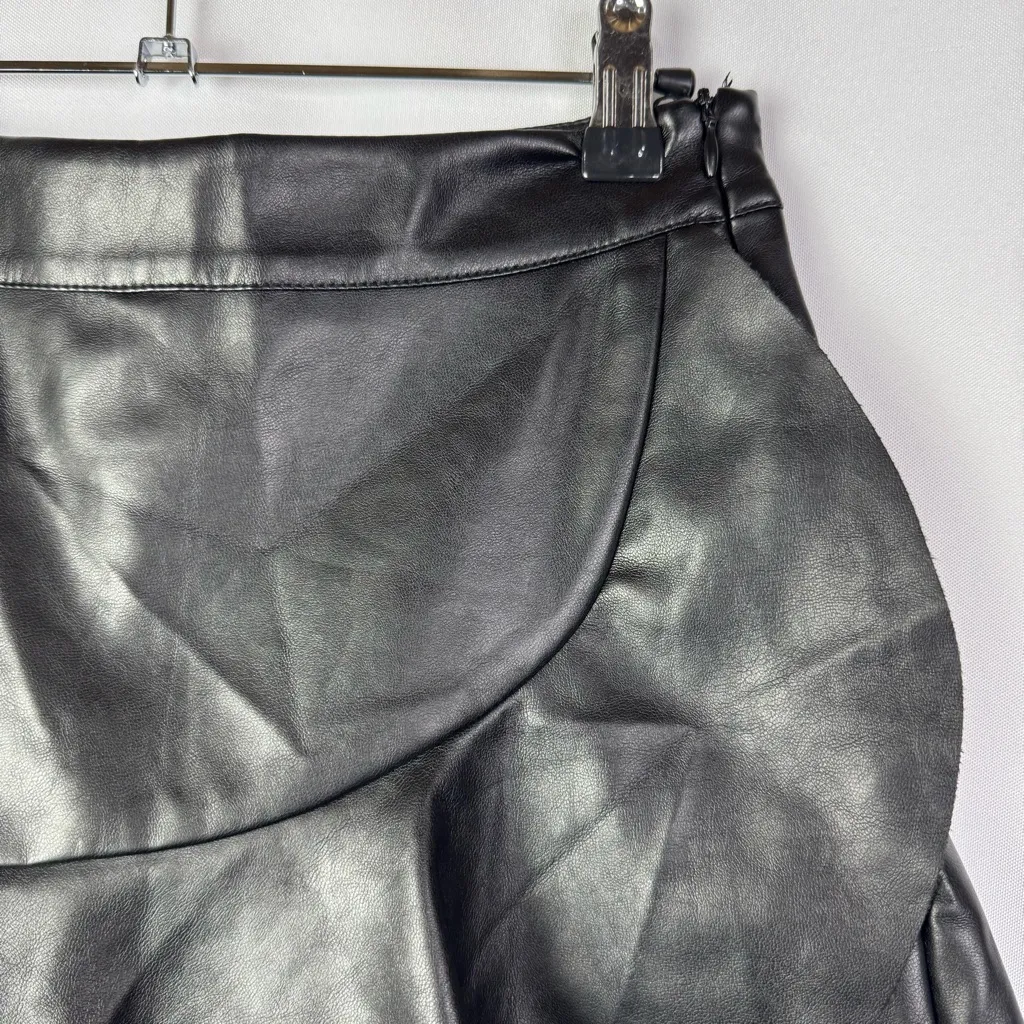 Boutique DO+BE Black Ruffle Faux Leather Mini Skort S - Image 5