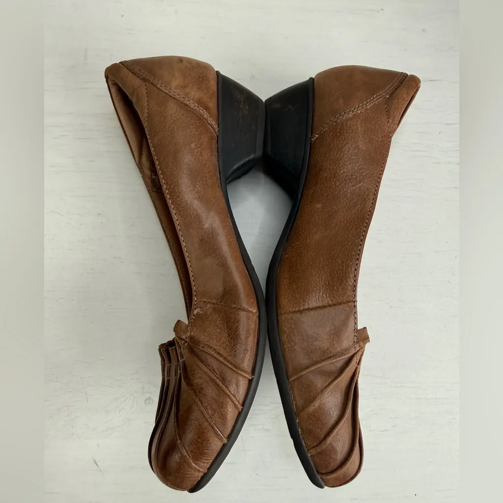 Taos Calypso Brown Leather Pleated Detail Slip - Image 11