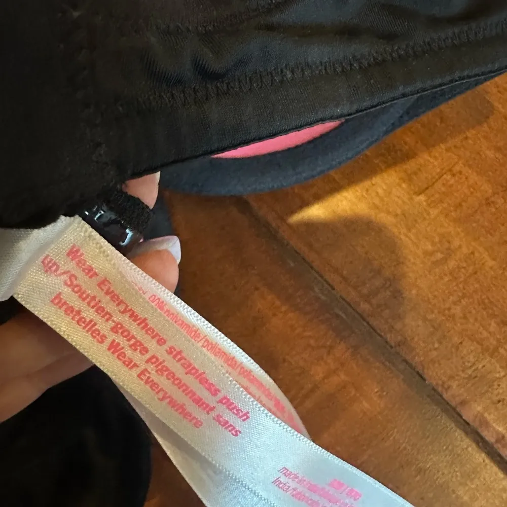 NWOT Wear Everywhere Push Up Strapless Size undefined - Image 2