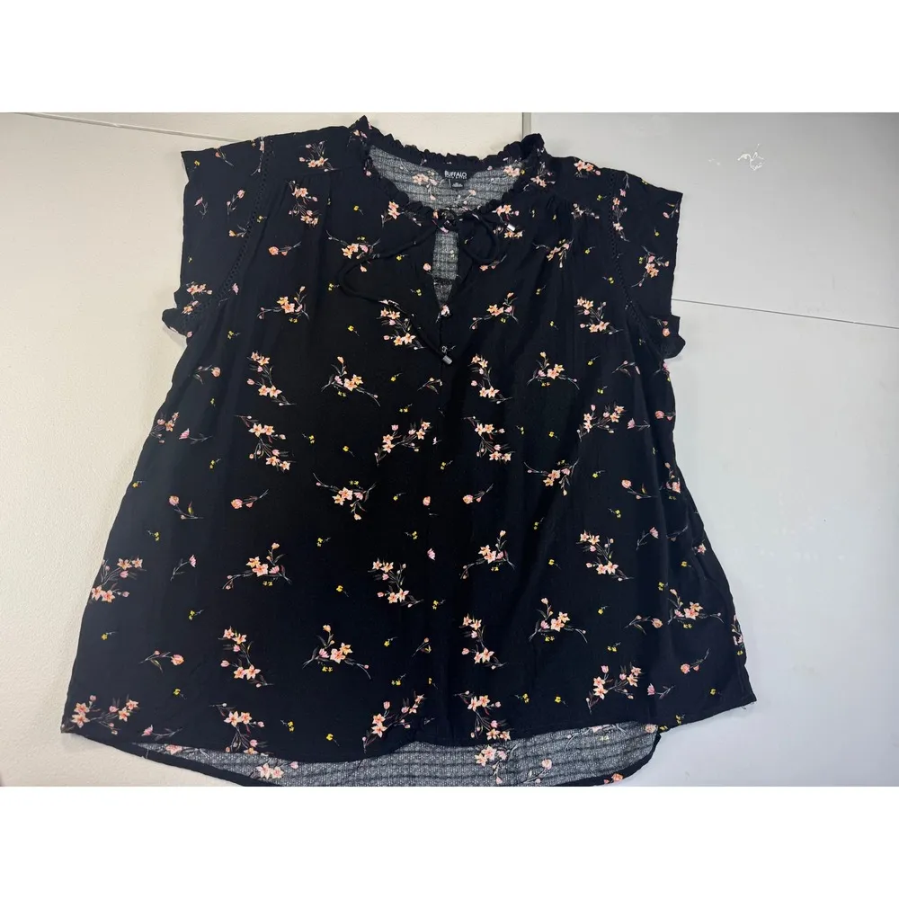 Buffalo David Bitton Floral Print Top XL Black Ruffle Neck Tie Keyhole - Image 6