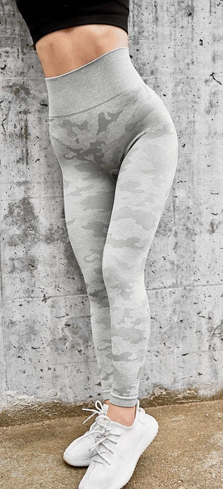 Med. Light Gray Seamless Camo Leggings - Image 4