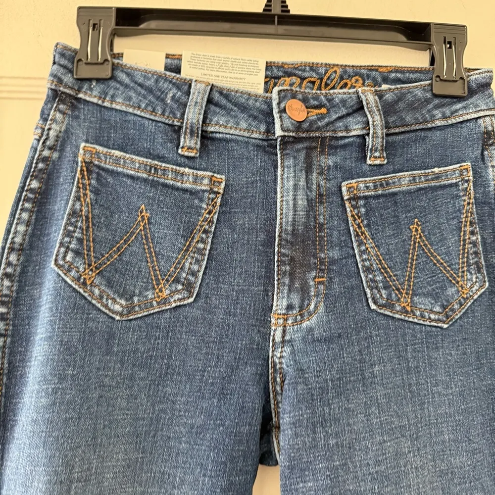Wrangler Retro High Rise Wide Leg Flare Jeans Front Patch Pockets Size 25x36 NWT - Image 3