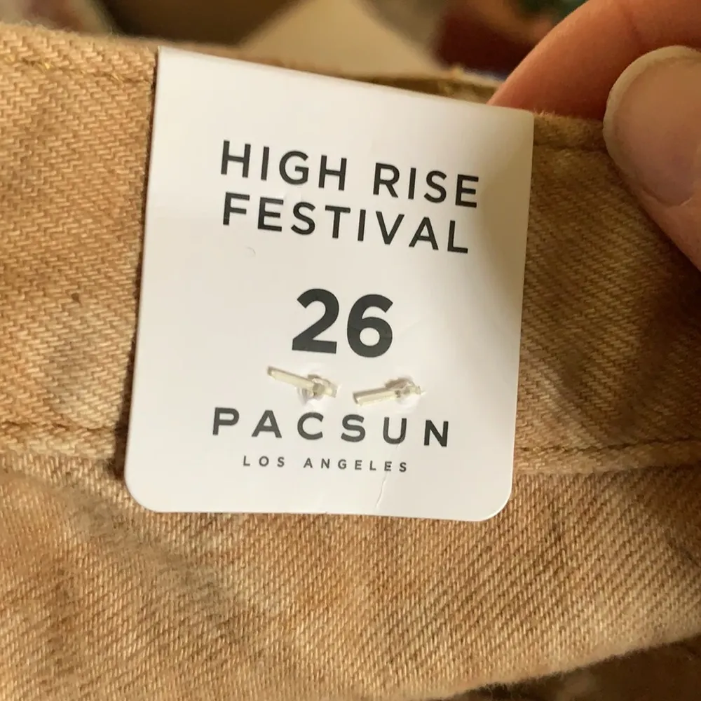 ☀️ Pacsun high rise festival short - Image 5