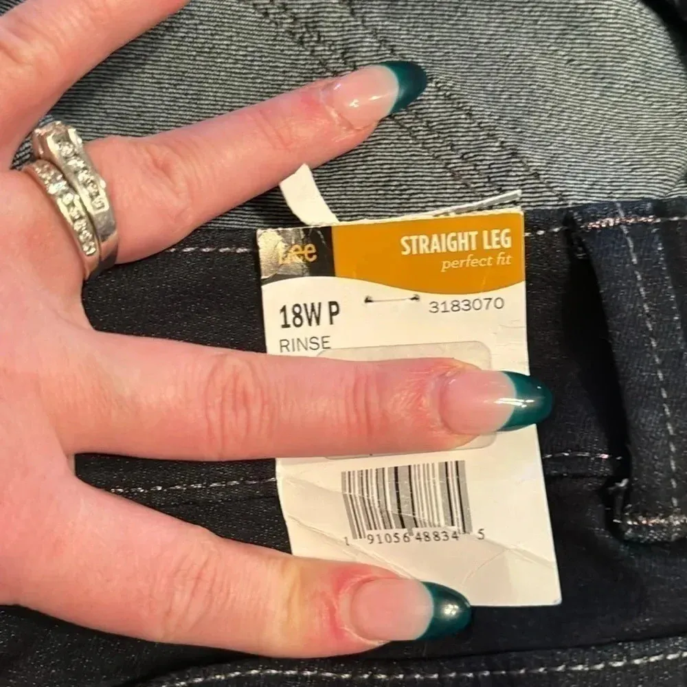 Women’s Lee straight leg perfect fit dark blue‎ jeans 18 W petite zipper button - Image 4