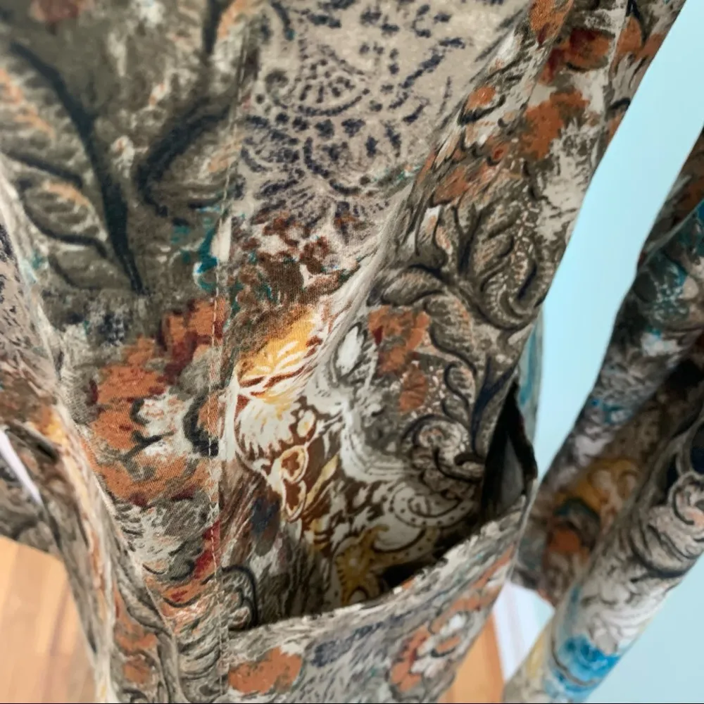 Chico’s Floral Stretch Button Down Shirt Shacket 1 - Image 4