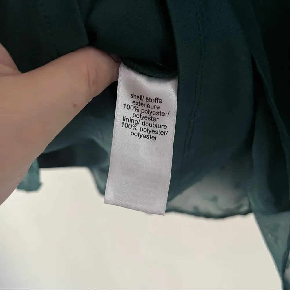 Maurices Vneck Embellished Sleeveless Emerald Green Top Flowy Open Back size XL - Image 5