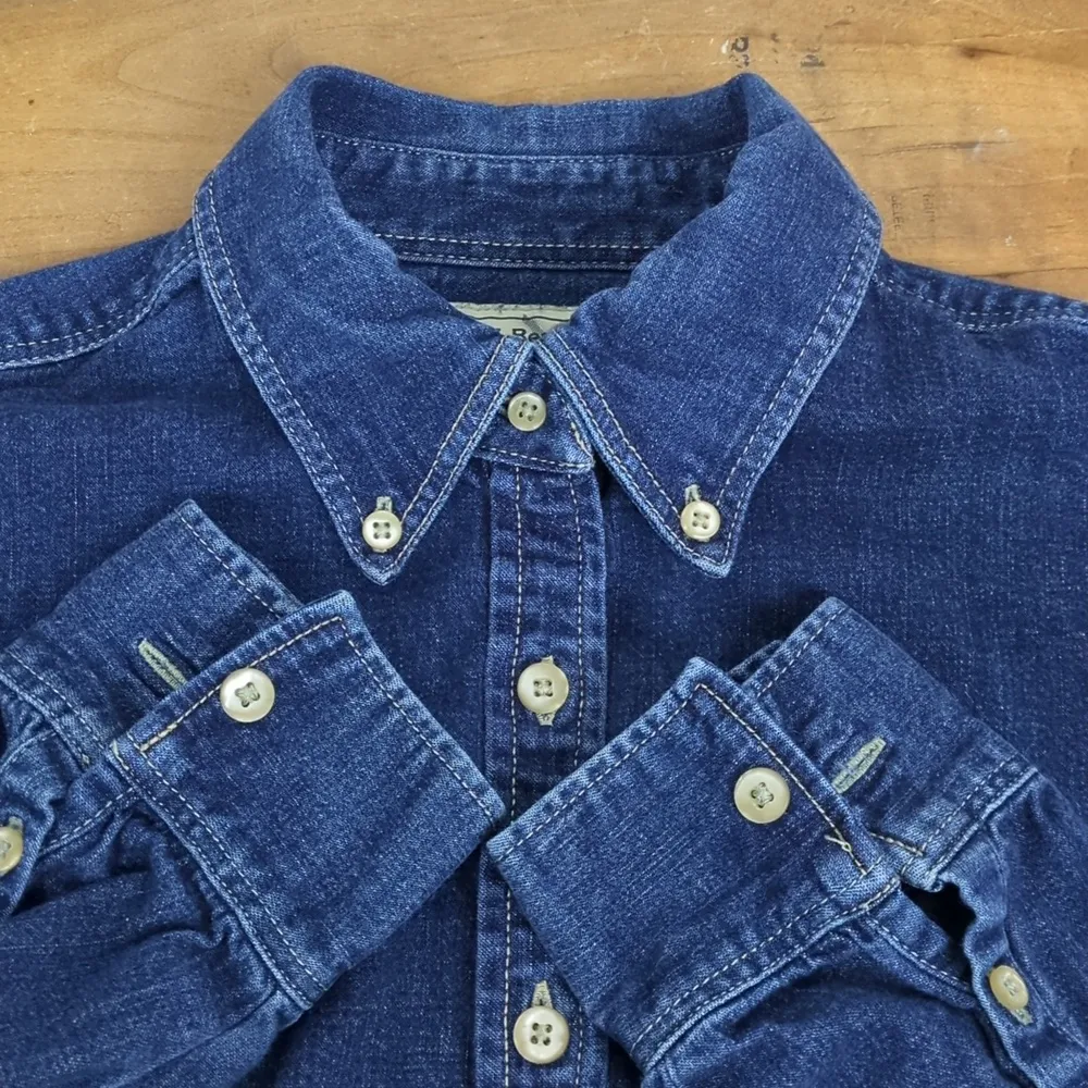 L.L.Bean Ladies'  Stretch Denim Button Down Collared Shirt Small - Image 6