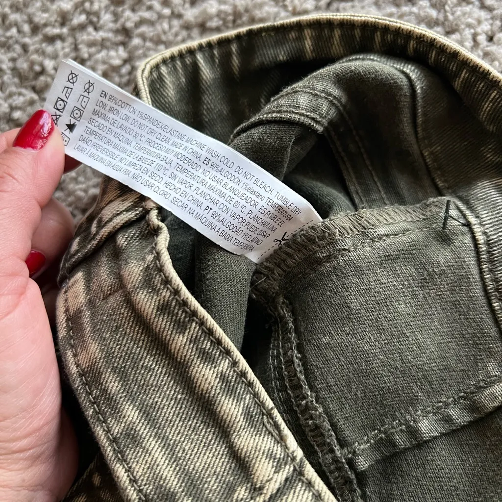 Forever 21  Olive Flare Jeans - Image 9