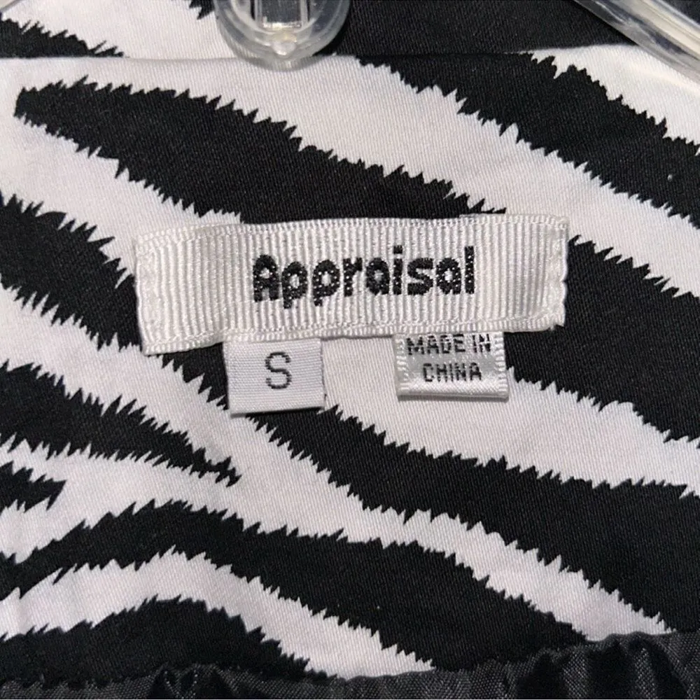Appraisal Zebra Print Black and White
Jacket(Size Small) Black - Image 6