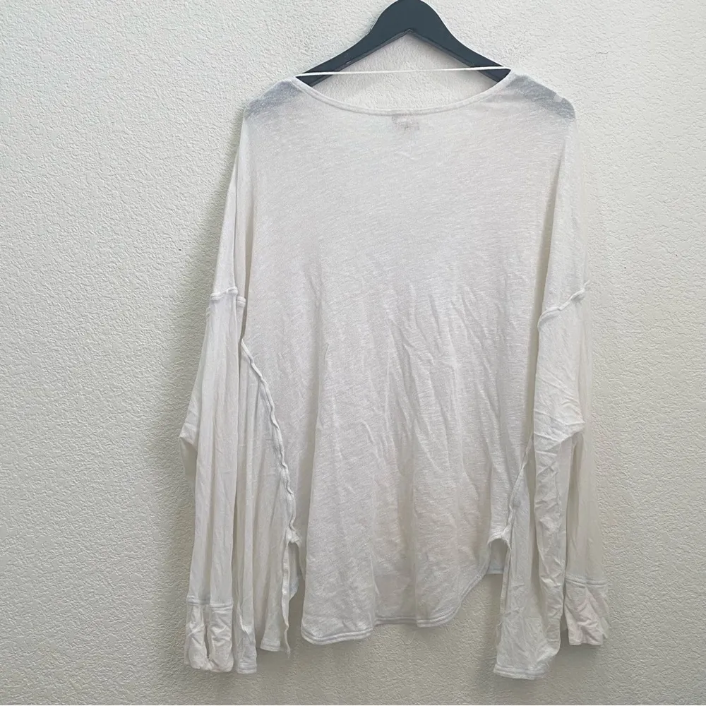 FREE PEOPLE We The Free Never Give Up Oversized Top V Neck Tee in Ivory White XS - Image 4