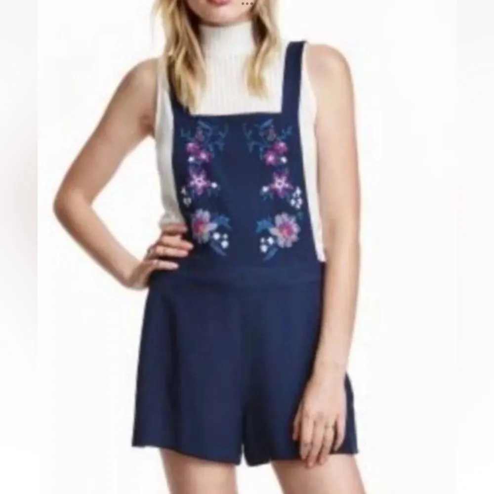 H&M Navy Blue Floral Embroidery Design Bib Summer Romper Playsuit Size 8 - Image 2
