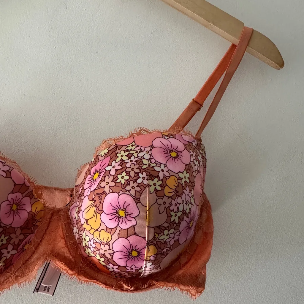 Victoria’s Secret Dream Angels Lined Demi Bra Gorgeous Floral Pattern - Image 2