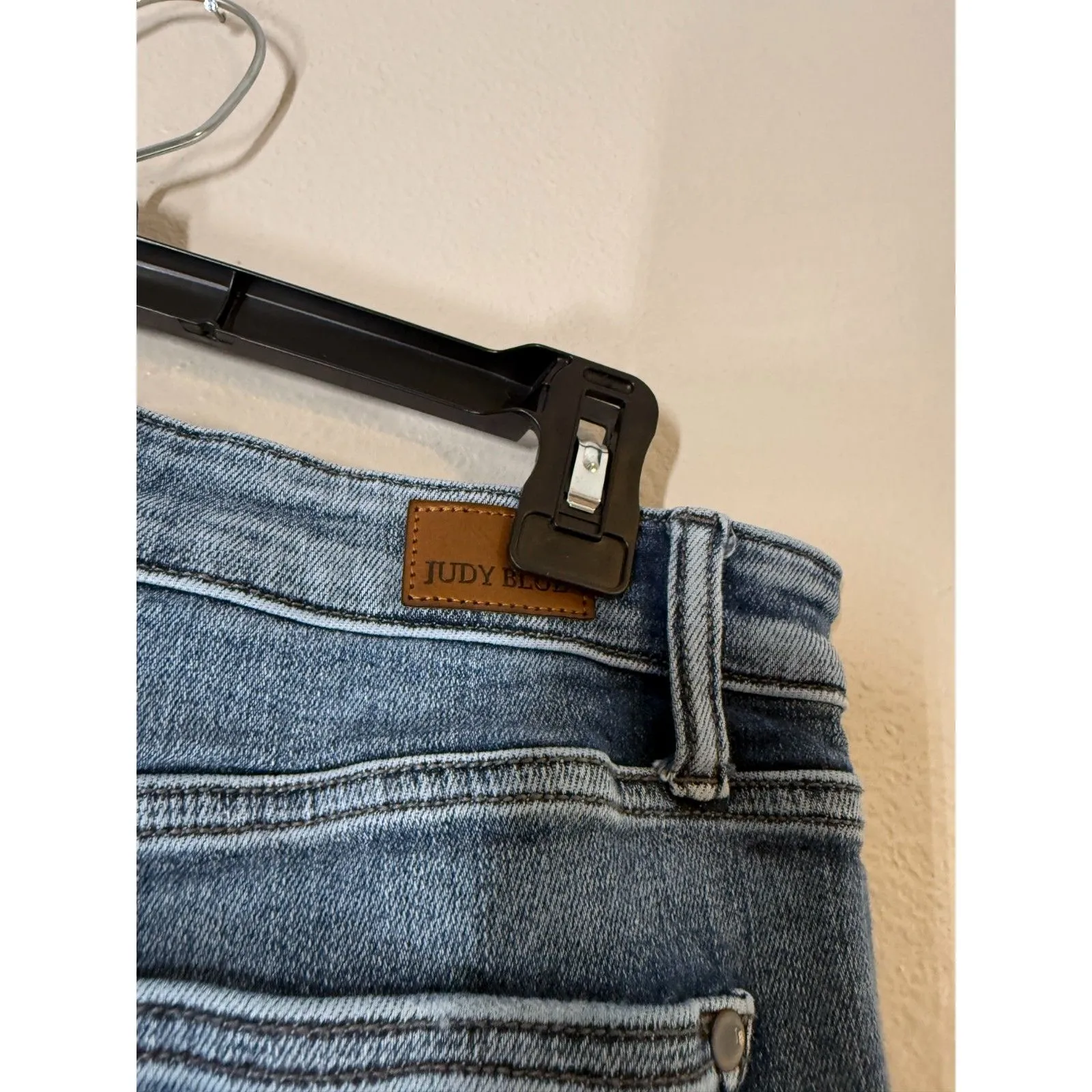 Judy Blue Distressed Skinny Fit Jeans Womens Sz 13/31 Boho Stretchy Button Fly - Image 5