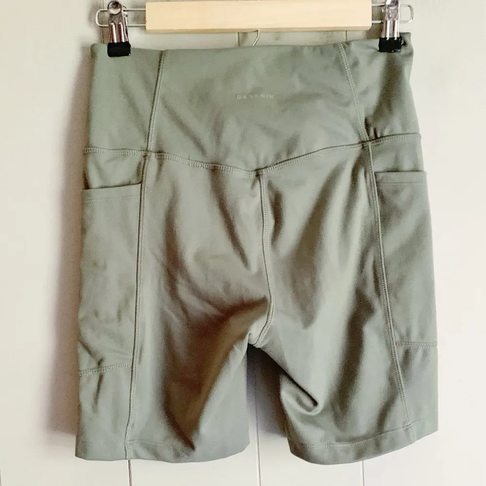 DANSKIN Classic High Rise Biker Short Gray S - Image 3
