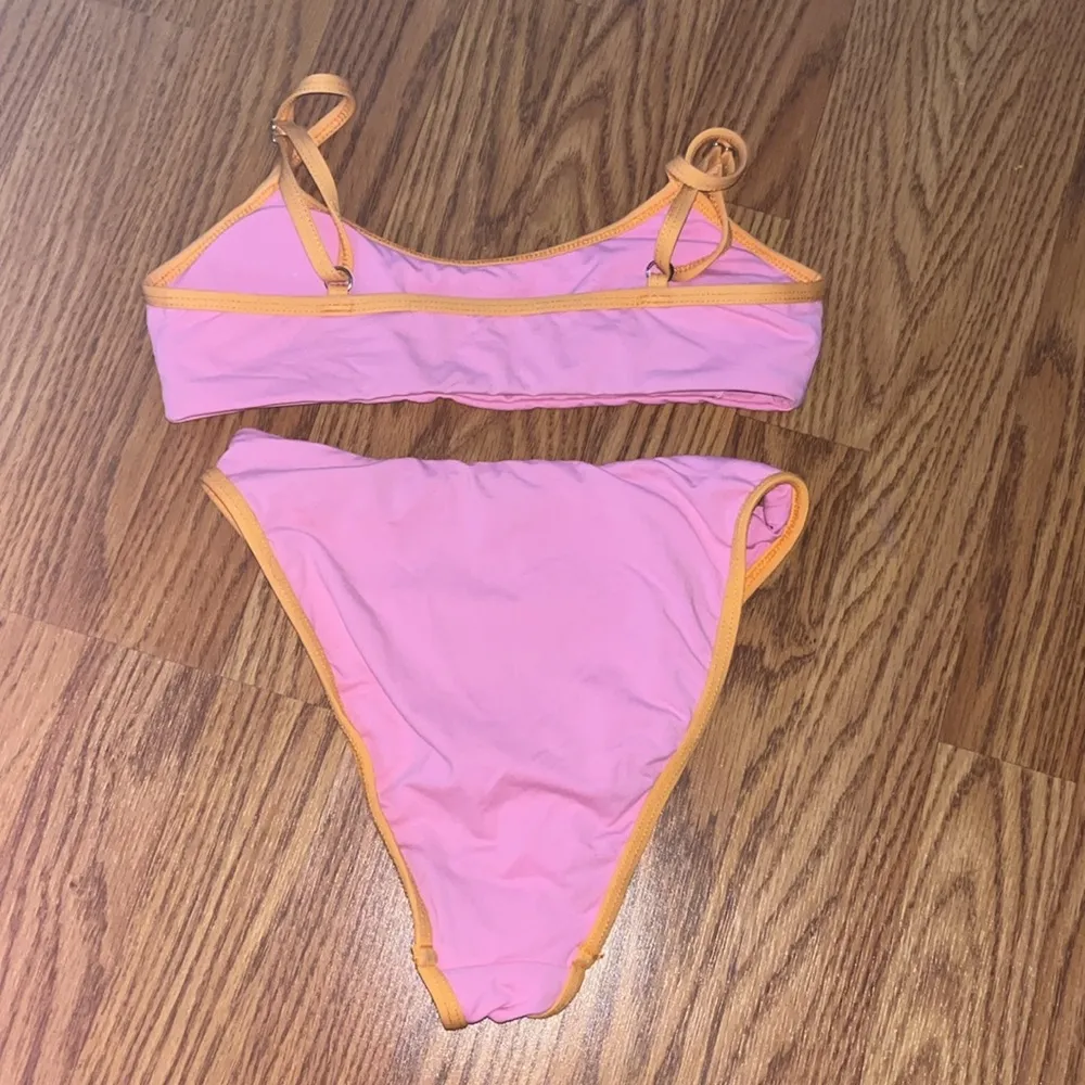 X-small dippin daisys bathing suit two peice - Image 2