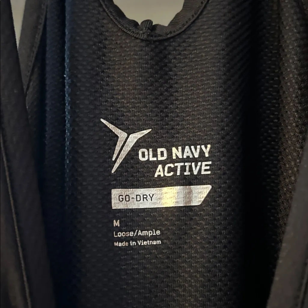 Old Navy  black Strappy Athletic Top, Medium - Image 3