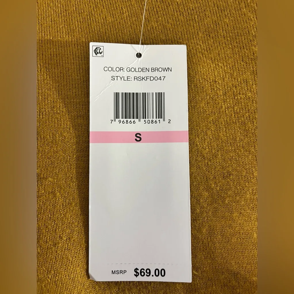 Rafaella Ladies' Hacci Top Sweater High Cuffs Medium Golden Brown S
New NWT - Image 4