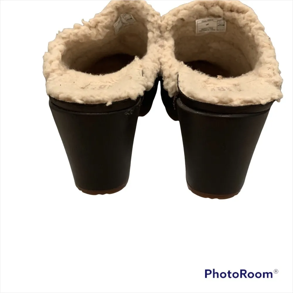 Crocs Cobbler Brown Suede Leather Clogs Mules Faux Sherpa - Image 10