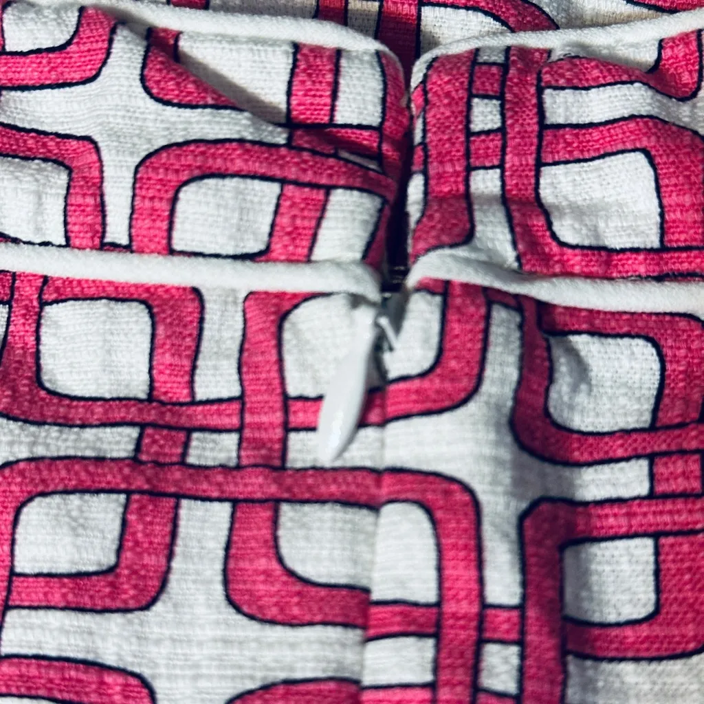 Trina Turk Geometrical Pink and White Sleeveless Top Size 12 - Image 9