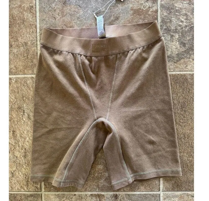 Skims Outdoor Seamed Bike Shorts Sepia Size Small - Image 3