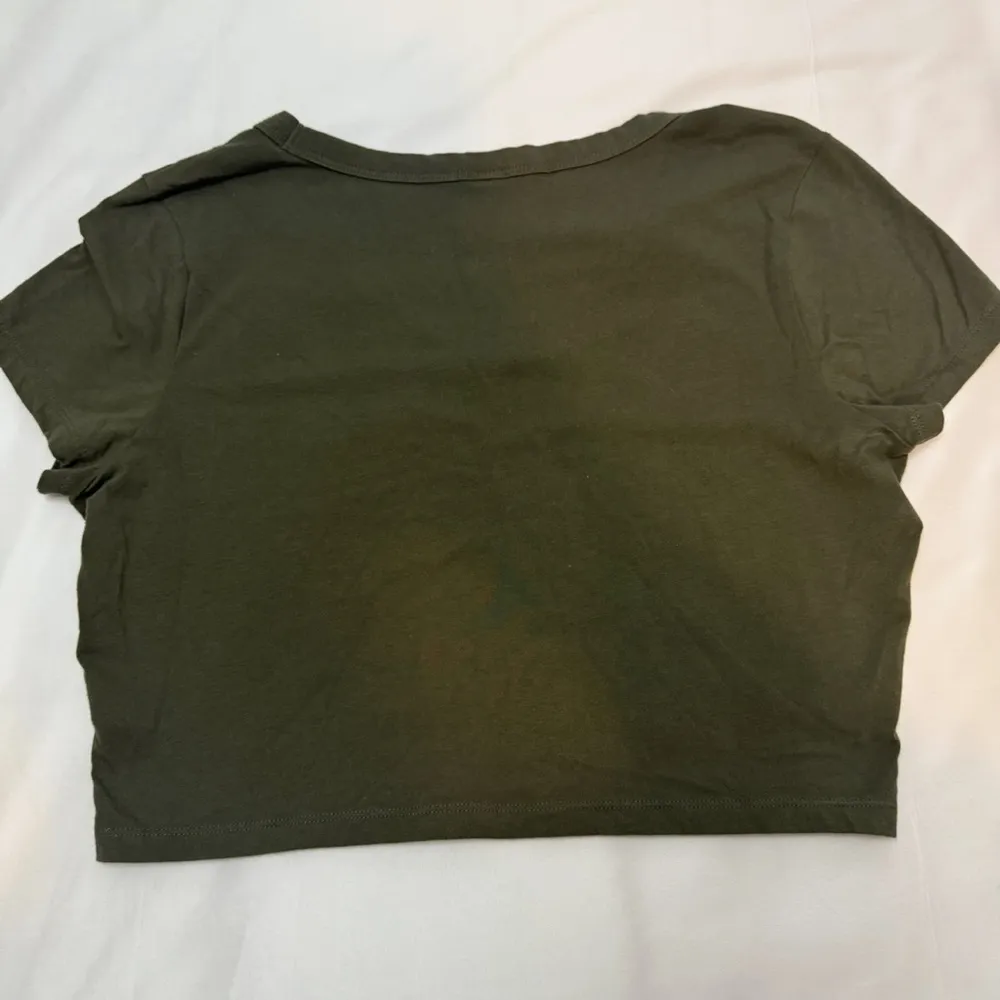 Wild Fable and SHEIN Classic V-Neck Crop Tops - Image 6