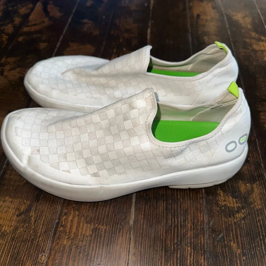 Oofos ortho arch support trendy womens 11 slip on shoes White - Image 2