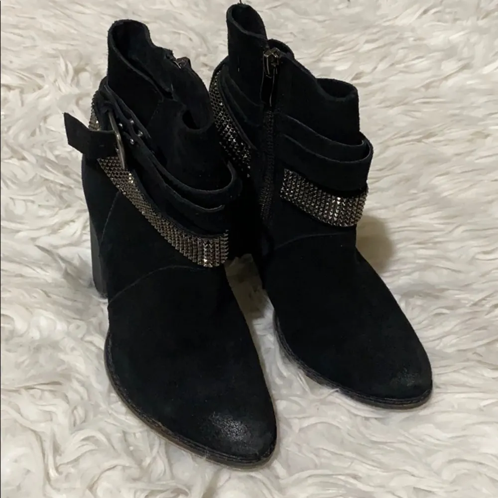 Nine West Zazax Black Suede Western Booties - Image 2