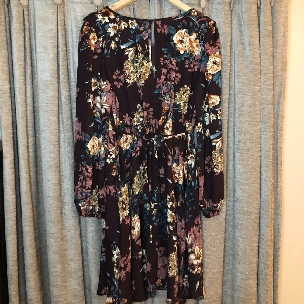 Xhiliration Wine Floral Print Long Sleeve Scoop Neck Ruffle Front Dress Medium - Image 11